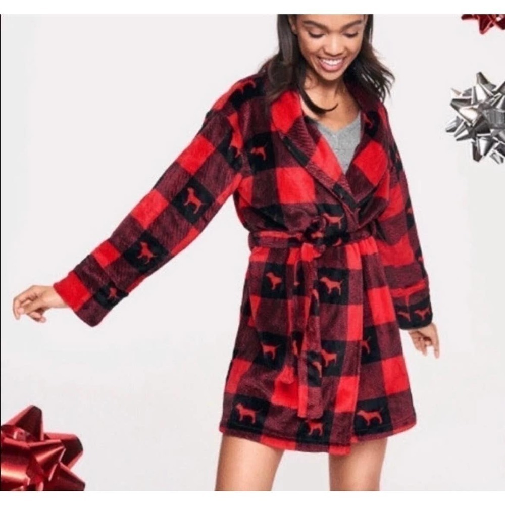 Victoria's Secret PINK Plush robe​​​​​​​​​​​​​​​​​​​​​​​​​​​